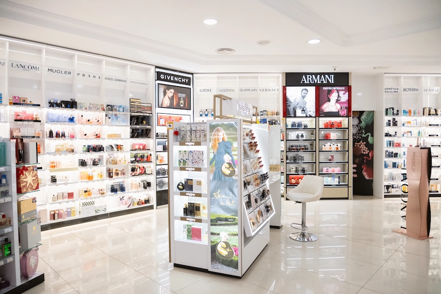 interior punto de venta perfumerias laguna gama selectiva