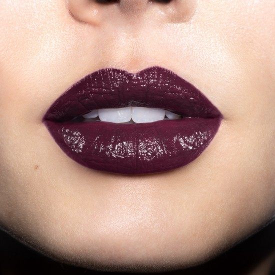 Revlon Super Lustroustm Lipstick 477 Black Cherry 3