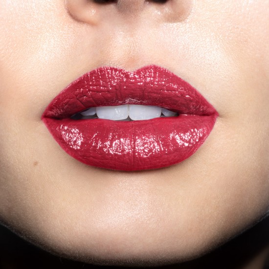 Revlon Super Lustroustm Lipstick 725 Love That Red 3