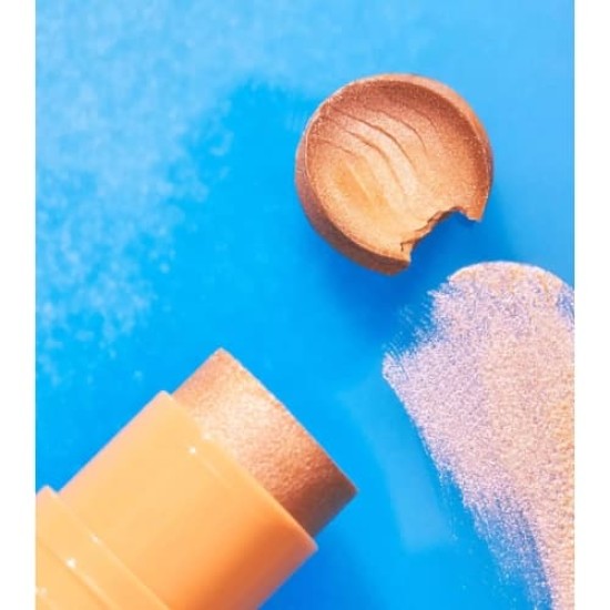 Essence Baby Got Holo Glow Iluminador 10 Apricotly 3