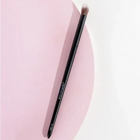Brushworks N14 Fluffy Blending Eye Brush 2