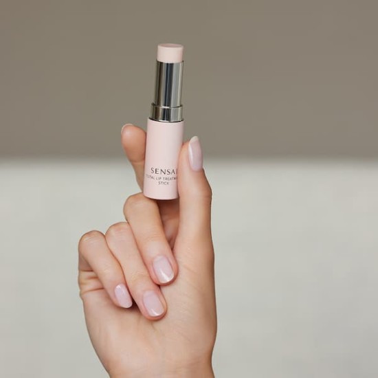 Sensai Total Lip Treatament Stick 5,2g 8
