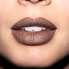 Revlon Lustrous Matte 002 Spiced Cocoa 3