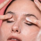 FRESHLY COSMETICS Rose Quartz Facial Cleanser 100ml 1